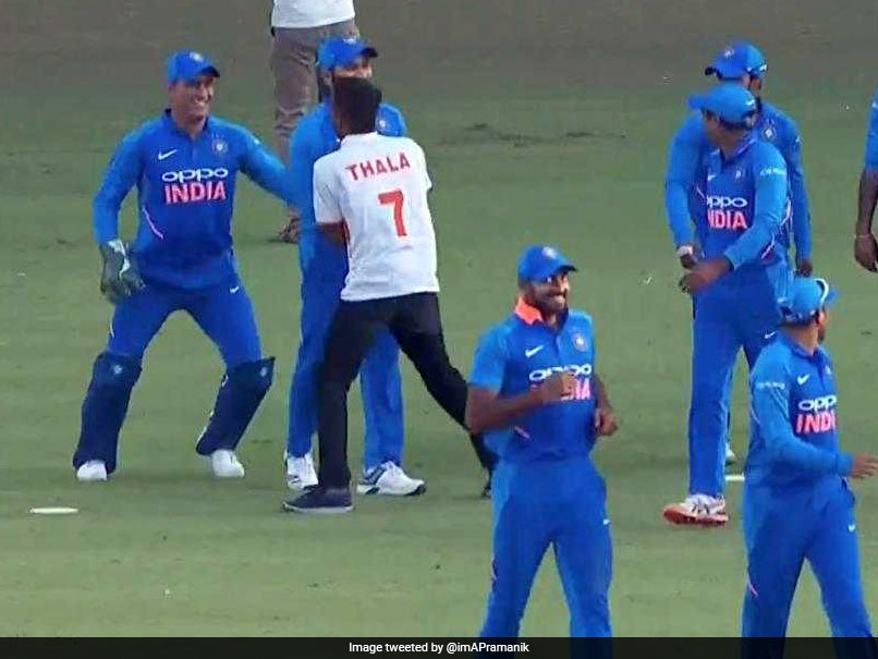tas662k_ms-dhoni-twitter_625x300_05_Marc