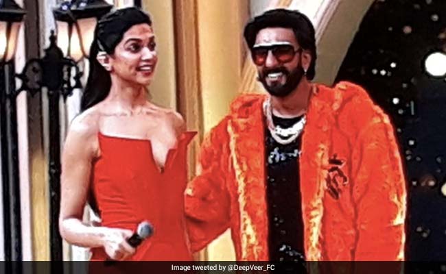 Deepika Padukone, Ranveer Singh's <I><del>Saat</del> Teen Phere</i> At Award Night