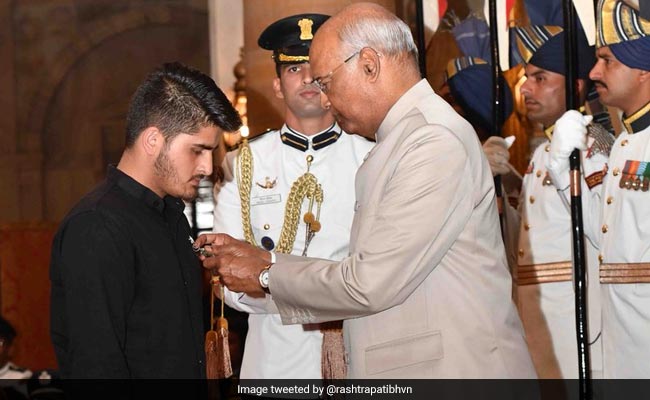 Jammu And Kashmir Teen Gets Bravery Award For Fighting Terrorists