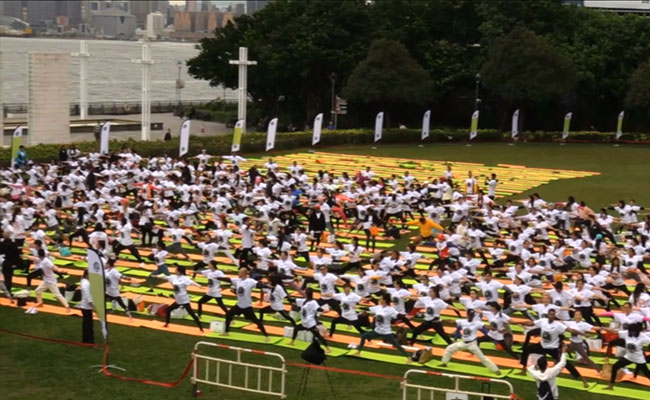 Over 1,000 People Set Guinness World Record In Yoga In Hong Kong