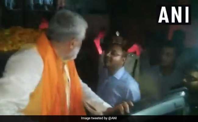 VIDEO: SDM ने आचार संहिता उल्लंघन की बात की तो केंद्रीय मंत्री अश्विनी चौबे ने की बदसलूकी, कहा- हिम्मत है तो जेल ले चलो