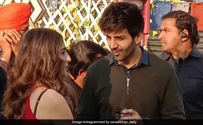 Trending: Pics Of Sara Ali Khan And Kartik Aaryan On The Sets Of <i>Love Aaj Kal 2</i>. Seen Yet?