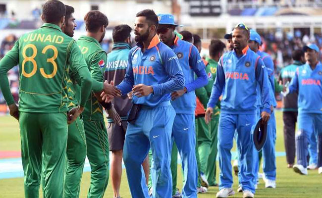 बॉलीवुड एक्टर ने कुछ इस तरह की पाकिस्तानी खिलाड़ियों की खिंचाई, फोटो हो गई वायरल