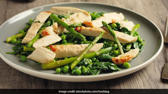 Green peas are rich in insoluble fibre and protein