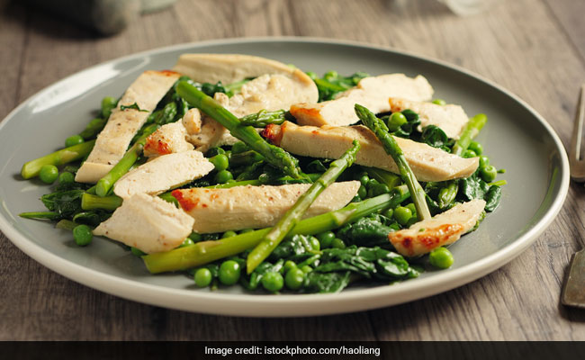 Green peas are rich in insoluble fibre and protein
