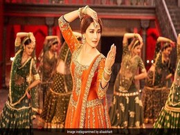 Kalank Box Office Collection Day 2: 'कलंक' का बॉक्स ऑफिस पर धमाका, आलिया-वरुण की फिल्म ने कमाए इतने करोड़ Kalank Box Office Collection Day 2: 'कलंक' का बॉक्स ऑफिस पर धमाका, आलिया-वरुण की फिल्म ने कमाए इतने करोड़