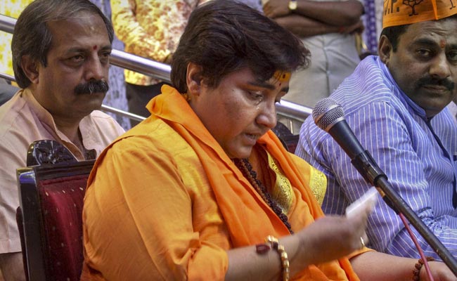 Election 2019: Sadhvi Pragya Breaks Down Alleging "Torture" In Jail, Slams Congress