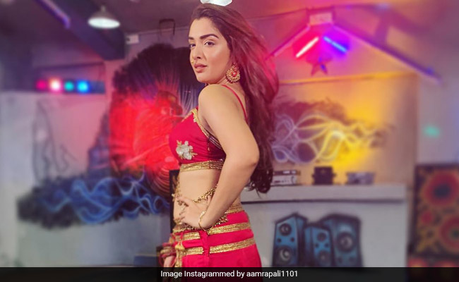 Bhojpuri Cinema: आम्रपाली दुबे ने धमाकेदार डांस से उड़ाया गरदा, बार-बार देखा जा रहा Video
