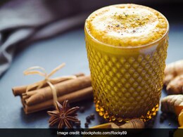 रात को सोने से पहले दूध में मिलाकर पी लें ये चीज, रातों-रात पेट की चर्बी  जाएगी पिघल, 4 इंच कम हो जाएगी कमर रात को सोने से पहले दूध में मिलाकर पी लें ये चीज, रातों-रात पेट की चर्बी  जाएगी पिघल, 4 इंच कम हो जाएगी कमर