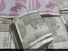 Man Wanted In 100 Crores Bank Loan Fraud Arrested At Ahmedabad Airport  Man Wanted In 100 Crores Bank Loan Fraud Arrested At Ahmedabad Airport