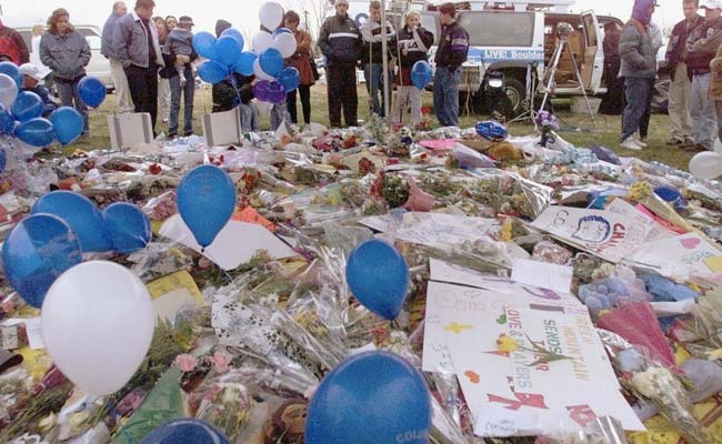 FBI Seeks Armed Woman "Infatuated" With US High School Massacre