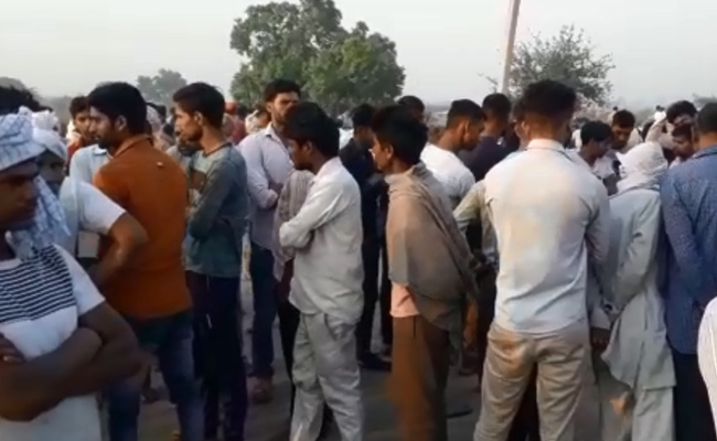 नोएडा: पुश चोरों-ग्रामीणों के बीच मुठभेड़ में एक ग्रामीण और एक चोर की मौत