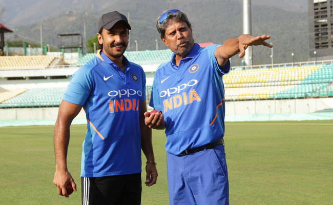 रणवीर सिंह को ऑलराउंडर बनने की ट्रेनिंग दे रहे कपिल देव, धर्मशाला में ट्रेनिंग की तस्वीरें हुईं वायरल-देखें Photos