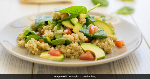 This Low Fat, Protein-Rich Quinoa Salad Fits Perfectly In Any Weight Loss Diet (Recipe Video)