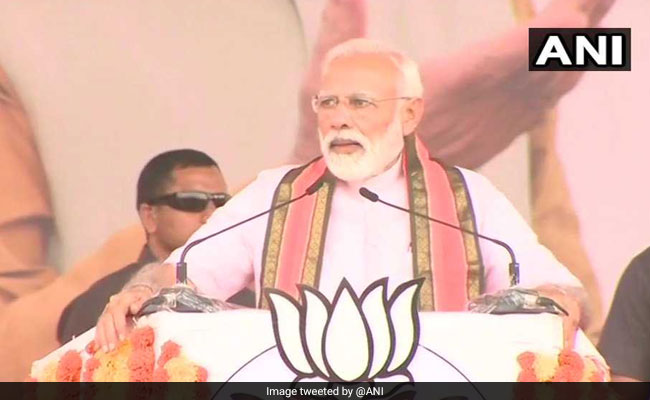 Congress-JDS And Parties Alike, Believe In <i>"Pariwarwad"</i>: PM Modi