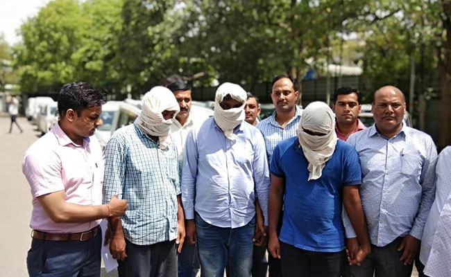 स्पेशल-26 मूवी देखकर बेरोजगार युवकों को ठगने वाले गिरोह का पर्दाफाश, क्राइम ब्रांच ने ऐसे धर दबोचा