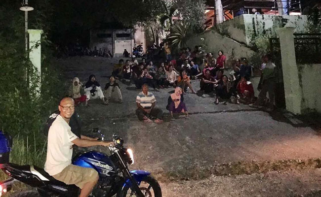 6.8 Quake Hits Off Eastern Indonesia, Tsunami Warning Lifted