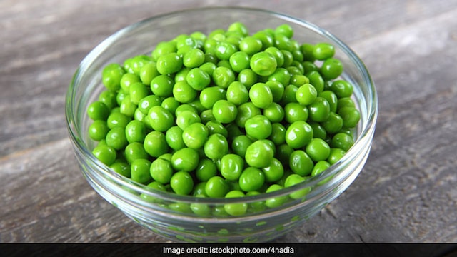 Green peas are popular protein-rich vegetable that you can include in weight loss diet