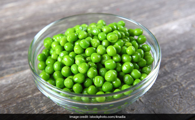 Green peas are popular protein-rich vegetable that you can include in weight loss diet