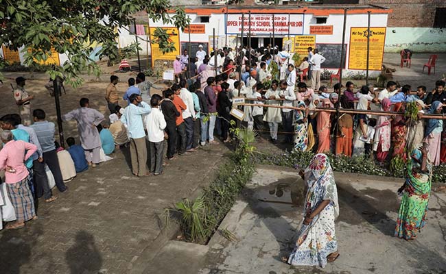 Elections 2019: 66% Voting In Phase 2, Faulty EVMs Reported In Many States - 10 Points
