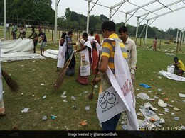 Day After PM's Mega Rally, BJP's 'Swachh Bharat' Drive At Kolkata Ground Day After PM's Mega Rally, BJP's 'Swachh Bharat' Drive At Kolkata Ground