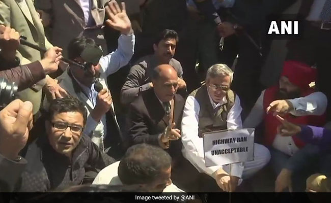 Omar Abdullah Protests Against Ban On Civilian Traffic Today