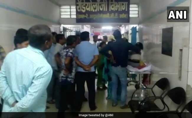 बिहार: घर में घुस मां पर बंदूक तान बेटी से की छेड़छाड़, विरोध किया तो बदमाशों ने मुंह पर तेजाब फेंक डाला बिहार: घर में घुस मां पर बंदूक तान बेटी से की छेड़छाड़, विरोध किया तो बदमाशों ने मुंह पर तेजाब फेंक डाला