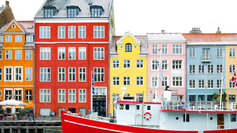 गोल दुनिया के 7 कोने, जहां सबसे ज्यादा खुश रहते हैं लोग, क्&zwj;या होता है उनकी लाइफस्टाइल में खास? भारतीयों को क्या सीखने की जरूरत