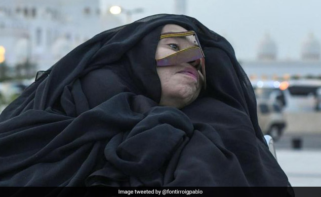 बेटे को गोदी में उठा झुला रही थी मां, तभी आई गाड़ी और...27 साल बाद फिर मिले दोनों