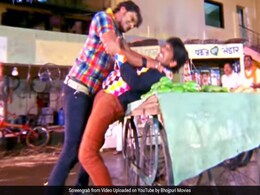 Bhojpuri Cinema: खेसारी लाल यादव ने पकड़ ली निरहुआ की गिरेबान, बार-बार देखा जा रहा Video Bhojpuri Cinema: खेसारी लाल यादव ने पकड़ ली निरहुआ की गिरेबान, बार-बार देखा जा रहा Video