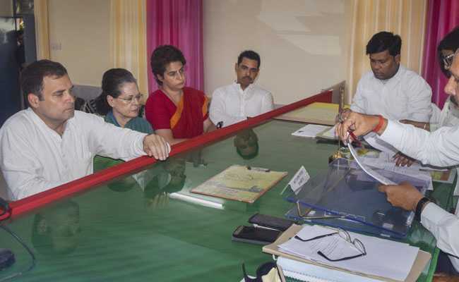 राहुल गांधी के पास 16 करोड़ रुपये की संपत्ति, 72 लाख रुपये का है कर्ज, मां सोनिया गांधी से भी ले रखे हैं 5 लाख उधार