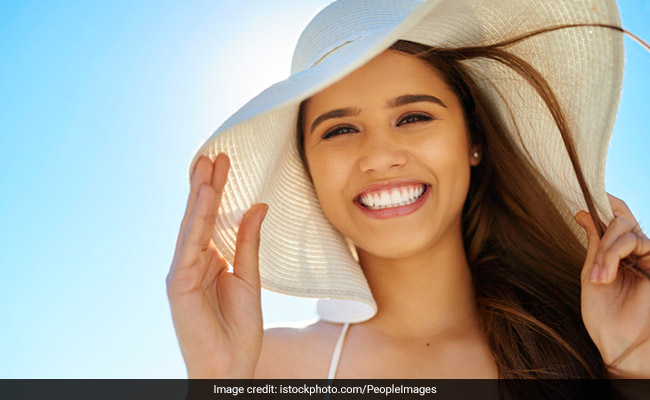 Eat healthy for a young and glowing skin this summer