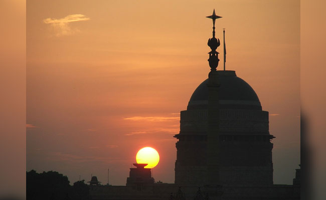 After Hot Week, Dust Storm Brings Down Mercury Level In Delhi