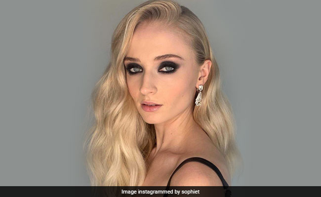 <i>Game Of Thrones</i> Star Sophie Turner Recounts Struggle With Depression: 'Used To Think About Suicide A Lot'