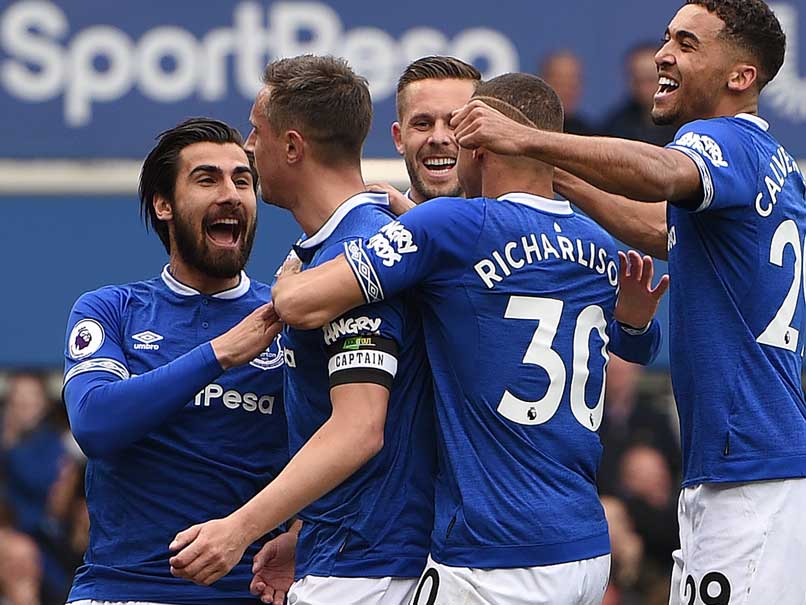 Premier League: Phil Jagielka Scores As Everton Dent Arsenal's Top-Four Bid