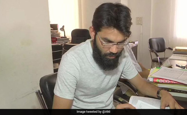 "Azamgarh Good Source Of Learning": Muslim Cleric Who Cleared UPSC Exam
