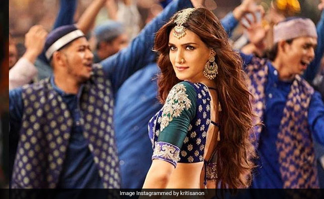 <i>Kalank</i> Song <i>Aira Gaira</i> Is Not 'Vulgar', Says Kriti Sanon Who Features In It