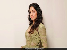 जाह्नवी कपूर ने खोला राज, कहा- इस एक्टर को लगता है कि मैं चापलूस हूं...देखें Video जाह्नवी कपूर ने खोला राज, कहा- इस एक्टर को लगता है कि मैं चापलूस हूं...देखें Video