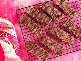 Lifestyle Expert Shares 3 Foods That Fuel Inflammation And Should Be Avoided