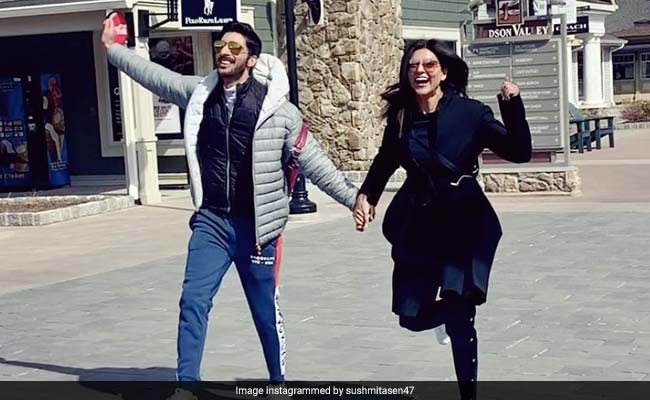Sushmita Sen Or Boyfriend Rohman Shawl, Who Captioned This Mushy Pic Better?