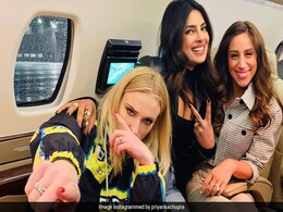 What Nick Says About Jonas Sisters Priyanka Chopra And Sophie Turner's Rapport What Nick Says About Jonas Sisters Priyanka Chopra And Sophie Turner's Rapport