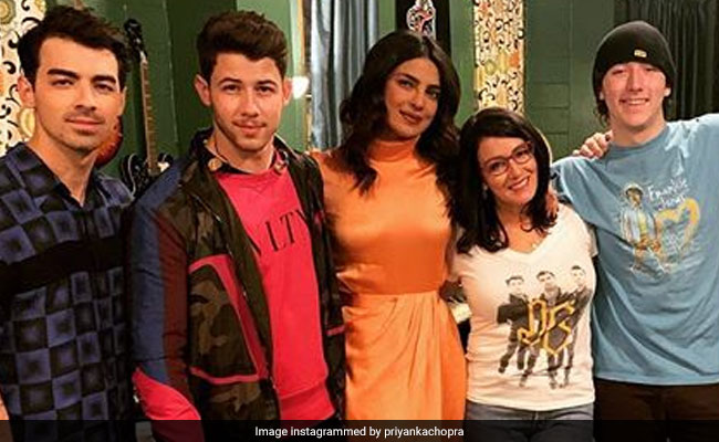 Nick Jonas  Signs 'I Love You' To Priyanka Chopra During Live Concert