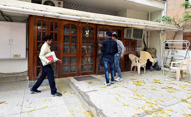 Income Tax Officers Raid Homes Of Kamal Nath's Aides In Delhi And Indore