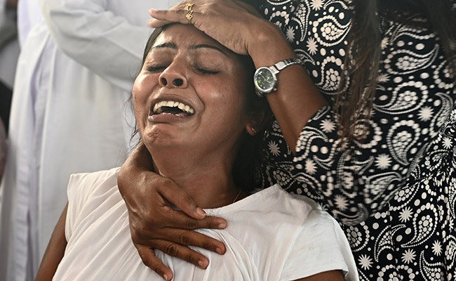 Sri Lanka Falls Silent For 3 Minutes To Mourn Victims Of Terror Attack