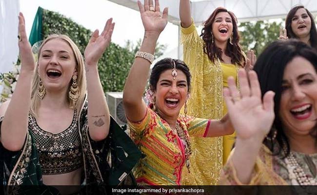 <I>Game Of Thrones</I> Star Sophie Turner Was Asked If Her Wedding Will Be Like Priyanka Chopra And Nick Jonas' Shaadi