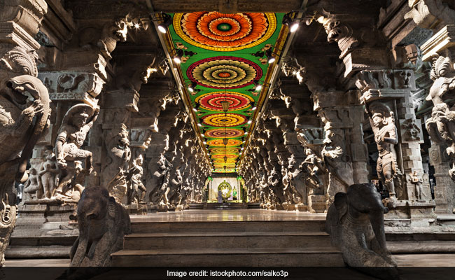 Meenakshi Amman Temple Sees Over 1.5 Lakh Devotees For "Celestial Wedding"