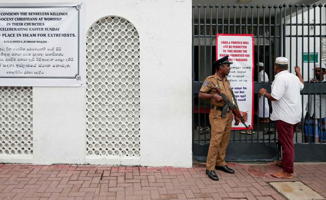 Sri Lanka Expels 200 Islamic Clerics After Easter Attacks