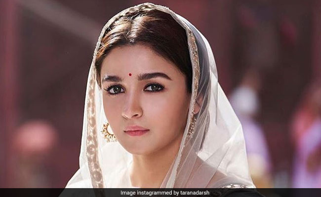 <i>Kalank</i> Box Office Collection Day 3: Alia Bhatt And Varun Dhawan's Film Sees Minimal Growth, Collects Rs 44.65 Crore So Far