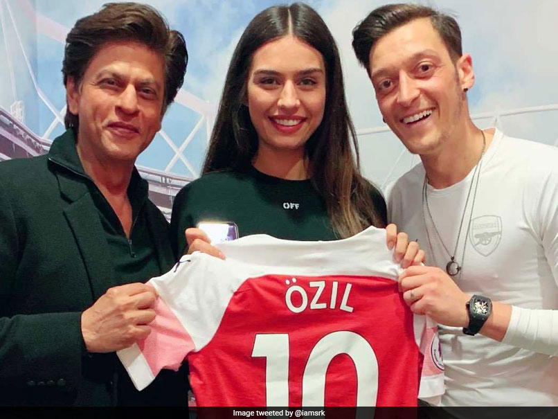 Twitter In Meltdown As Shah Rukh Khan Posts Picture With Arsenal Star Mesut Ozil