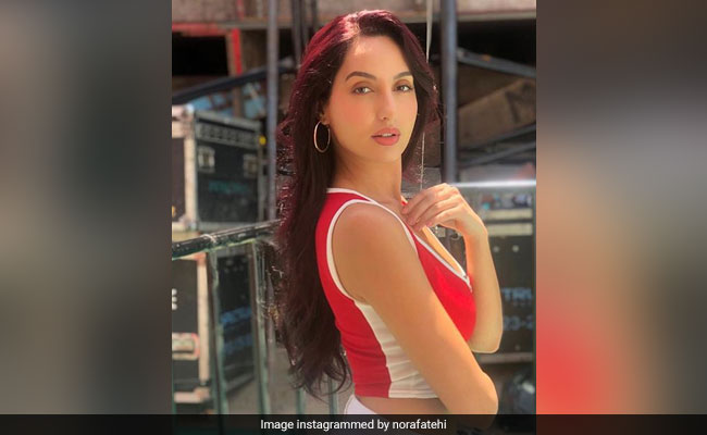 नोरा फतेही को मिली ऐसी खुशी, सड़कों पर दीवानी होकर करने लगीं ये काम- देखें वायरल Video